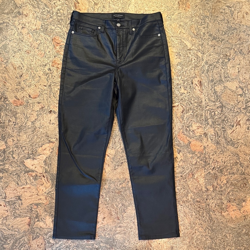 Banana Republic Women’s Coated/Waxed Black  Jeans. EUC 29/8
